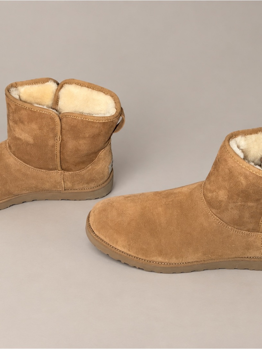 Authentic UGG Cory Boots - Chestnut